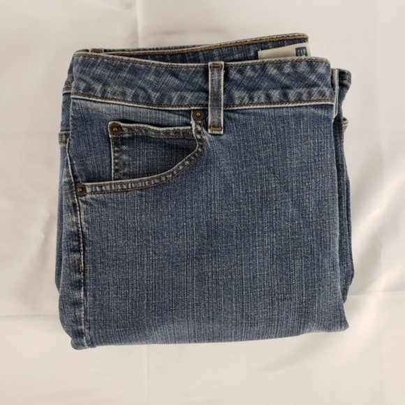 Women's GAP Flare Stretch Jeans - Picture 6 of 6